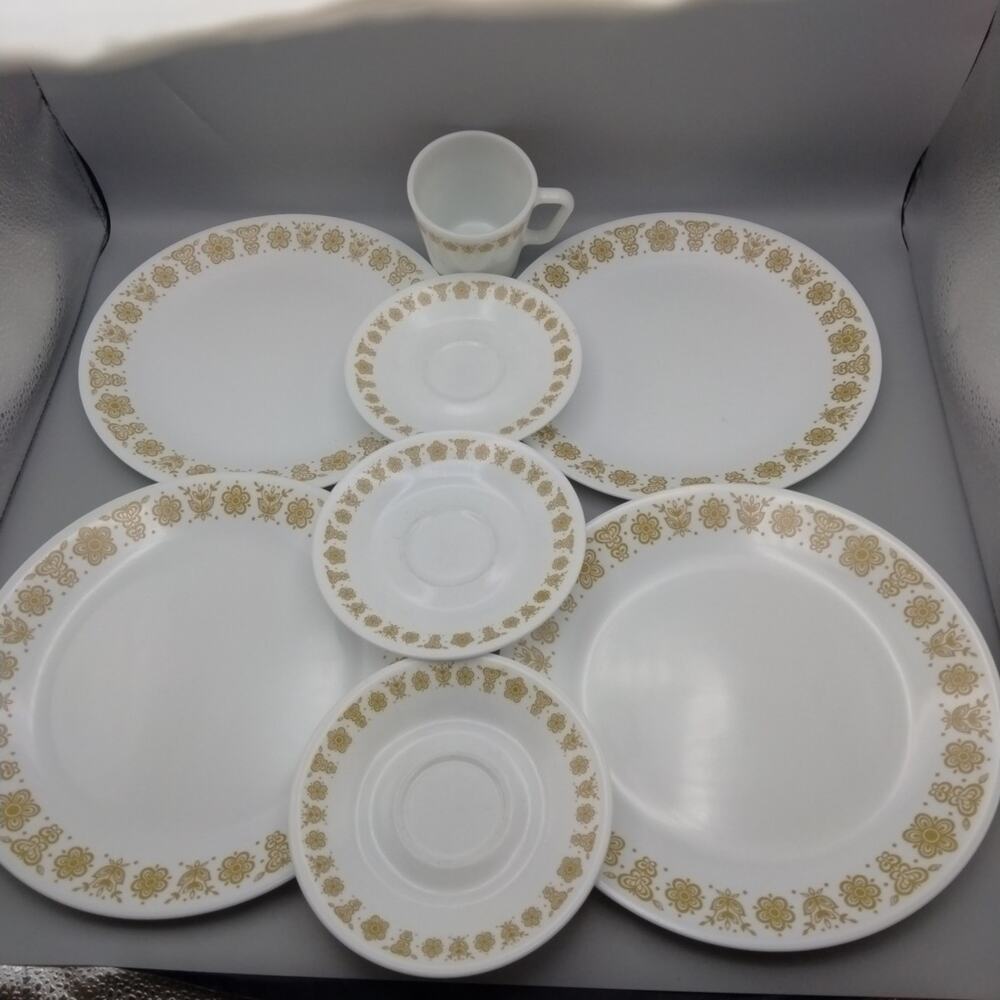 Vintage Corelle Corning Pyrex Butterfly Gold 4 Plates 3 Saucers 1 Mug